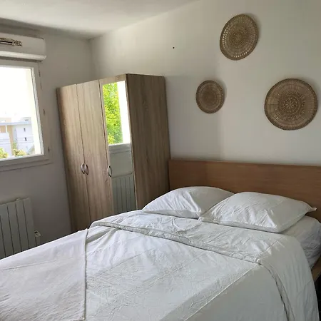 Apartment T2 Ideal Pour Couple Bruges